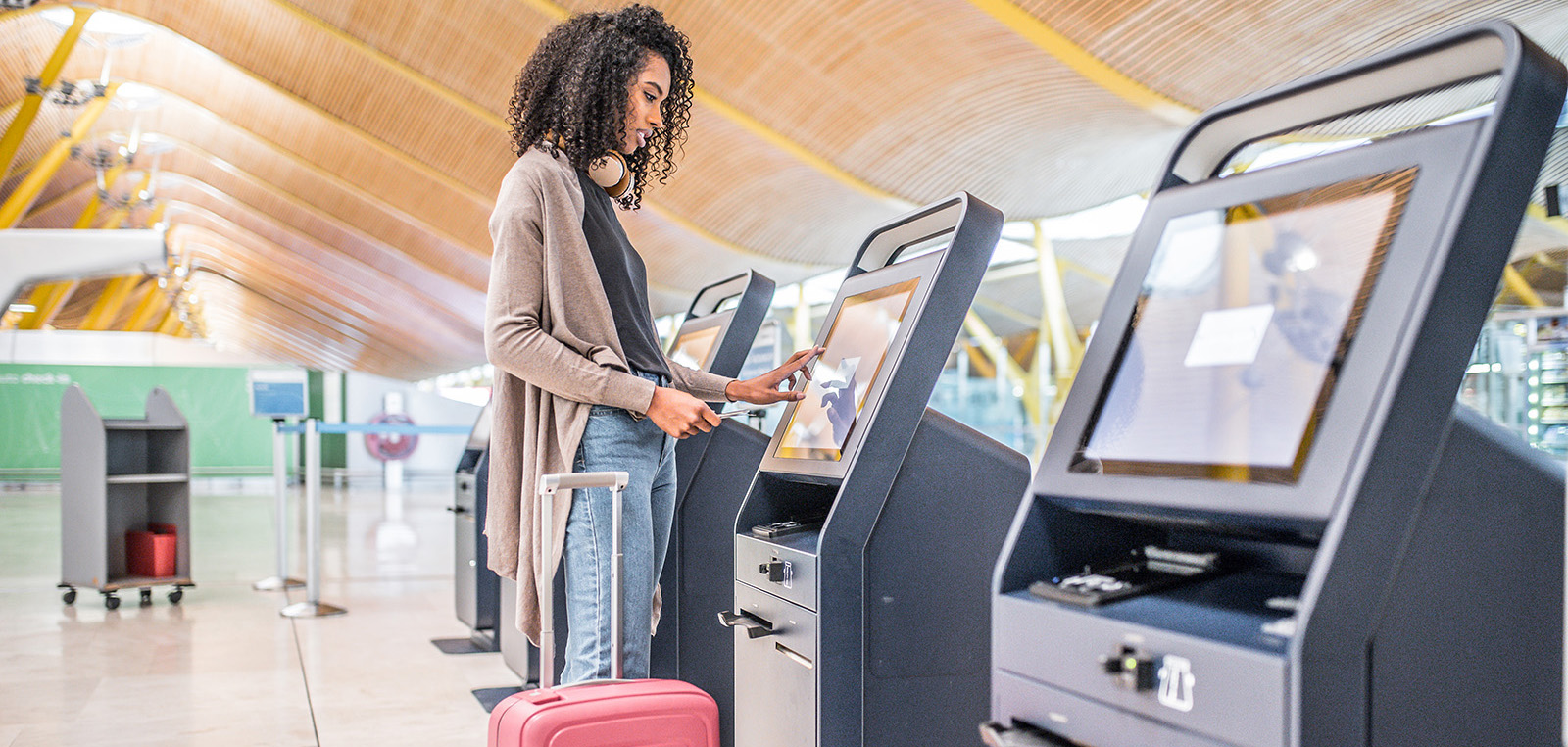//www.experienceaisolutions.com/wp-content/uploads/2019/05/airport-security-v2.jpg